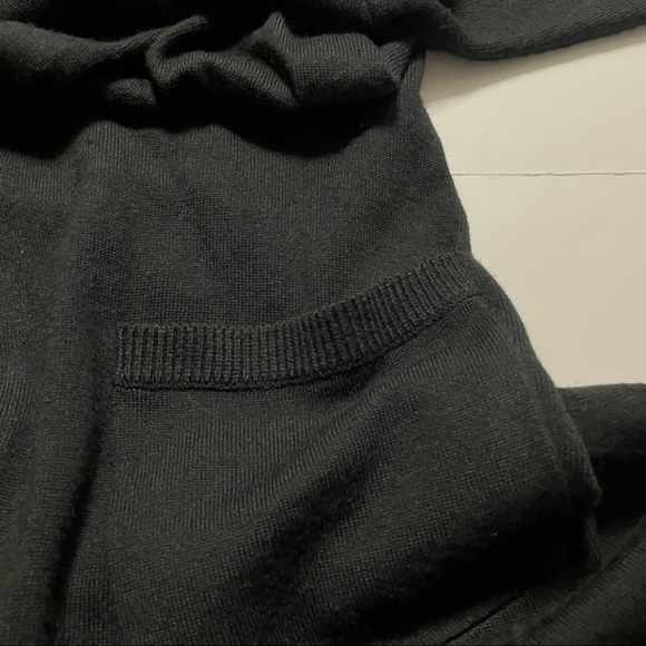 Alice + Olivia Black 100% Wool Designer Soft Knit Cardigan Sweater Tassel Accent - Picture 5 of 6